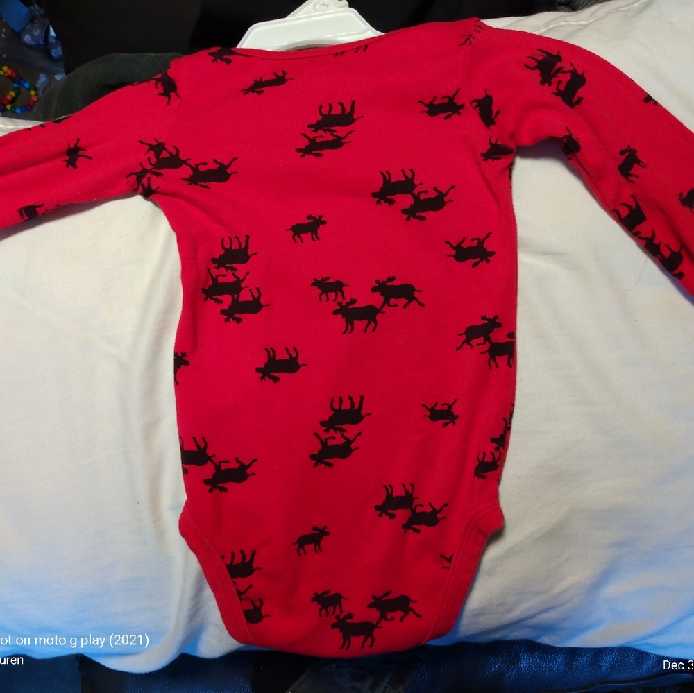 Carter's Long sleeve Onsie